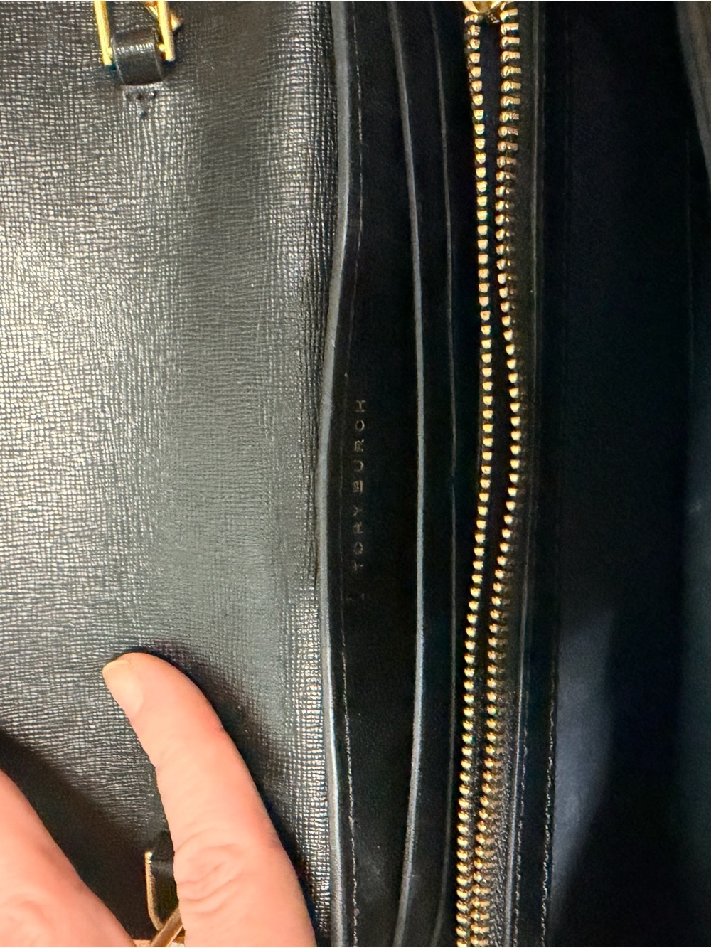 Tory Burch Black Leather Crossbody with Gold-Tone Logo - Picture 4 of 4